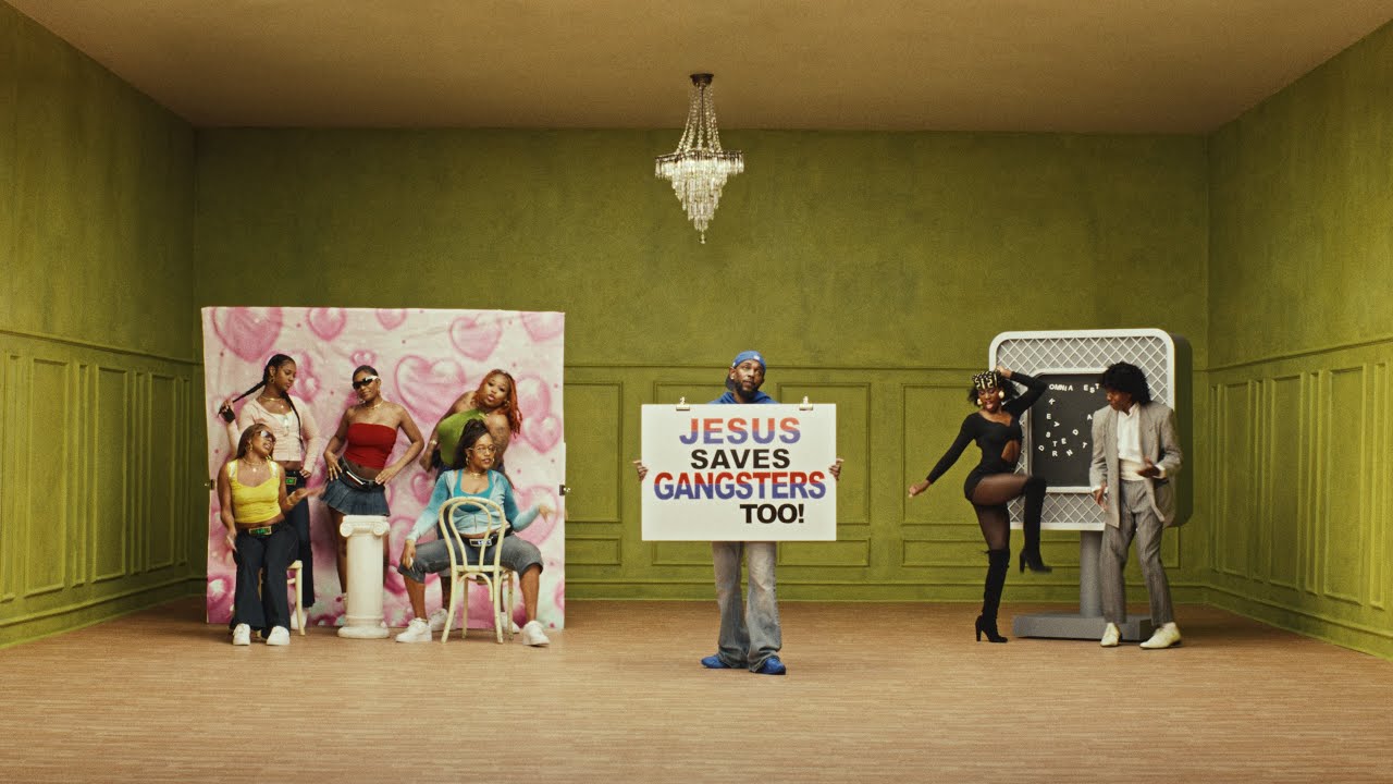 Kendrick Lamar em cena do videoclipe de squabble up do álbum GNX